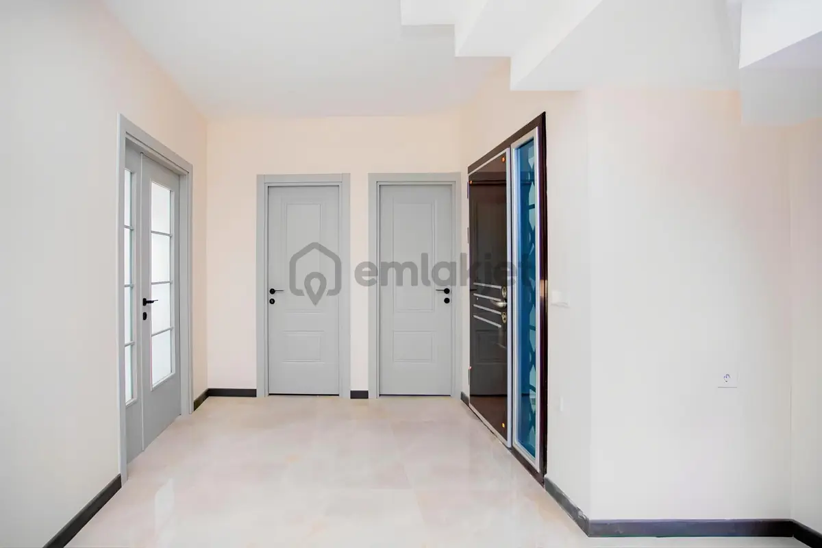 Foçaköyde Satılık Havuzlu Müstakil Villa - 6