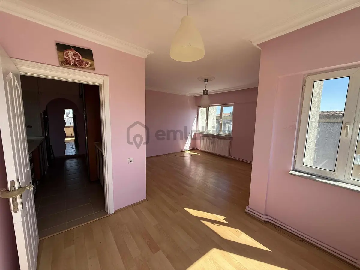 Yenişehir Mahallesi Su 89 Sitesinde 75m2 2+1 - 6