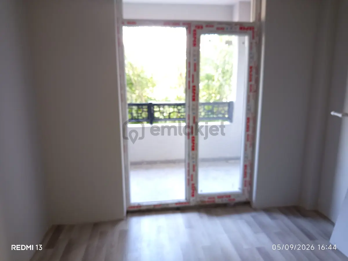 Dadaşkentte Sıfır 1+1 Lüks Daire - 16