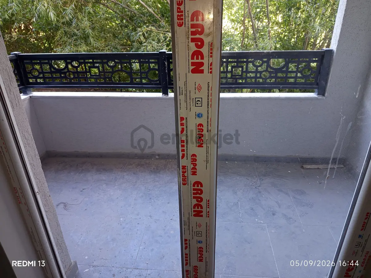 Dadaşkentte Sıfır 1+1 Lüks Daire - 18