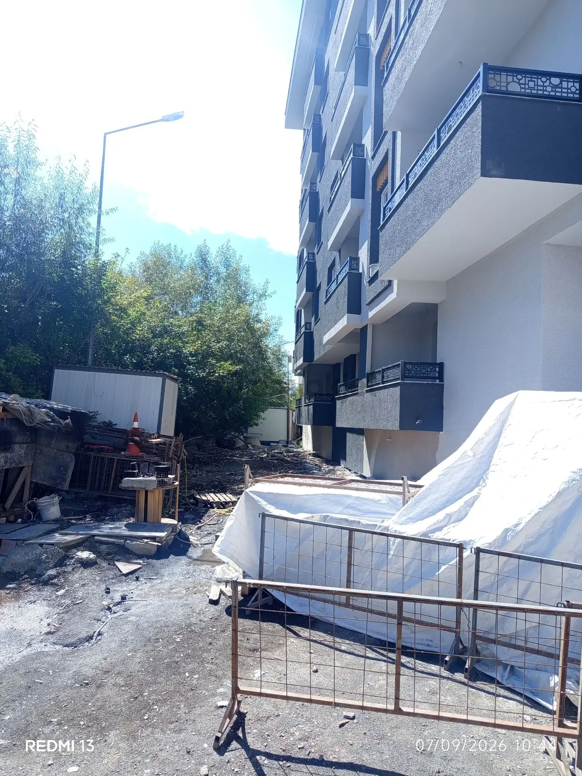 Dadaşkentte Sıfır 1+1 Lüks Daire - 3