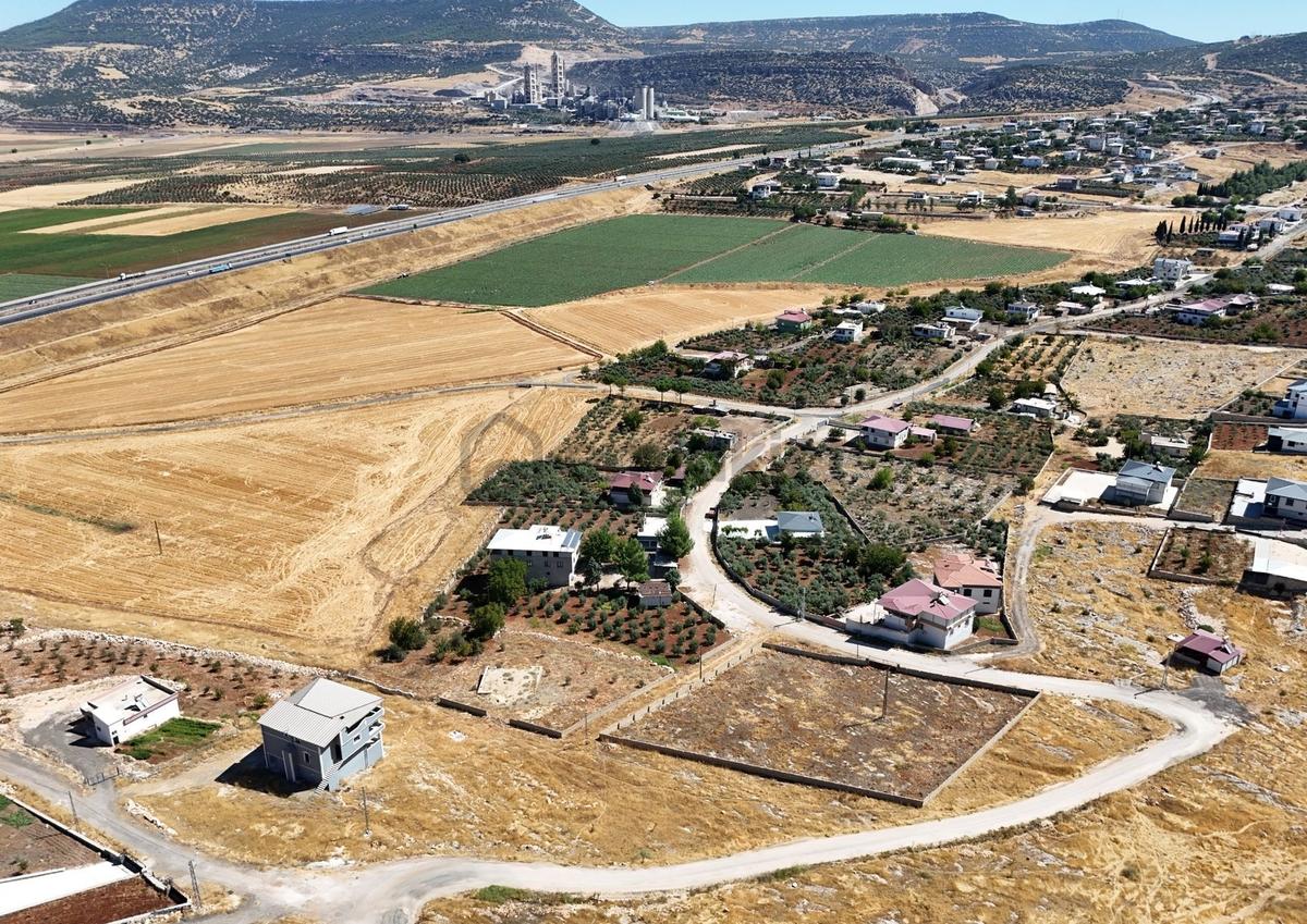 Germenıcıa'dan Çöçelli Mh.de Otoban Yakını Satılık Arsa - 10