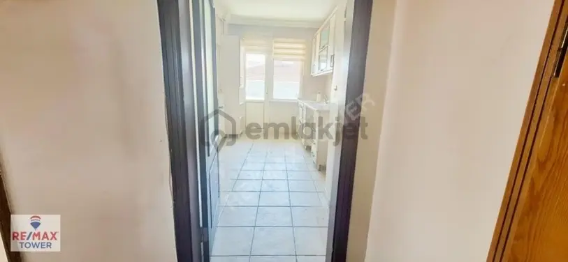 Güvenevlerde Refik Belendir Caddesi Üzerinde 3+1 Ferah Daire! - 2