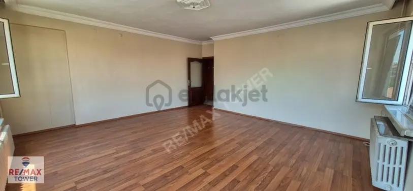 Güvenevlerde Refik Belendir Caddesi Üzerinde 3+1 Ferah Daire! - 13