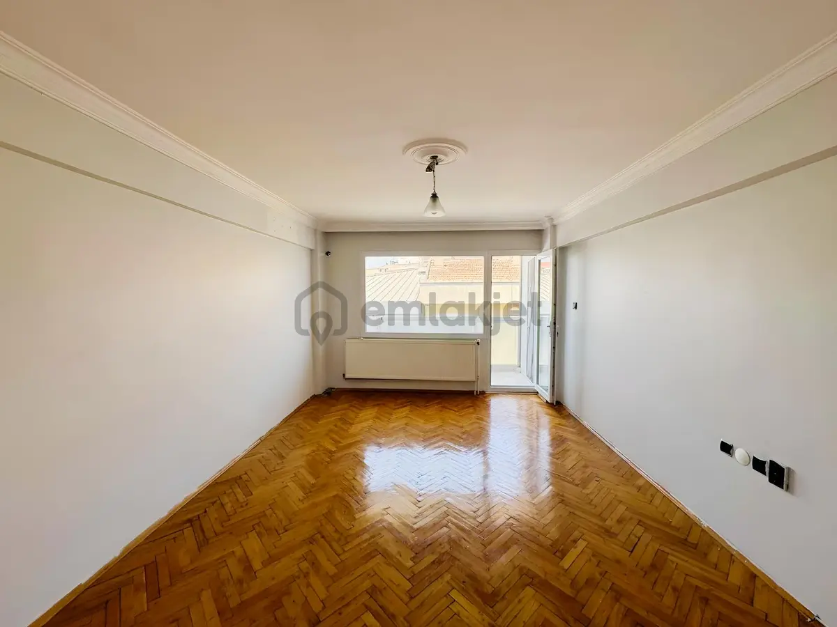 Msg'den İnönü Cadde Yakını Basın Sitesinde 2+1 Doğalgazlı Daire - 34