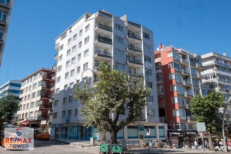 Maltepe'de Satılık 3+1 Konut&işyeri - 2
