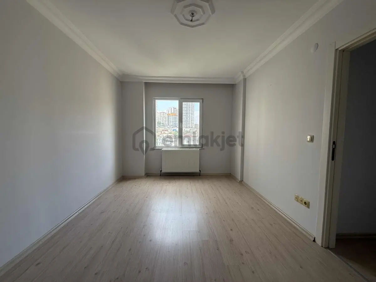 Sitede E5e Metroya 1300 Metre Ful Manzaralı Otoparklı 3+1 - 8