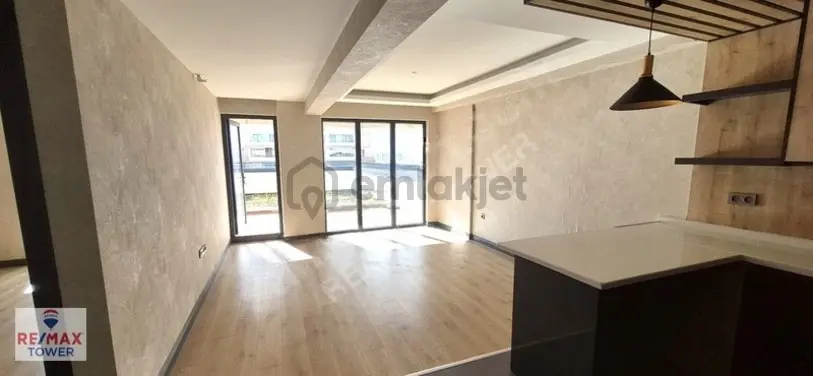 Metro Suit'te Kiralık 2+1 Office (75m²+140m² Teras) - 2