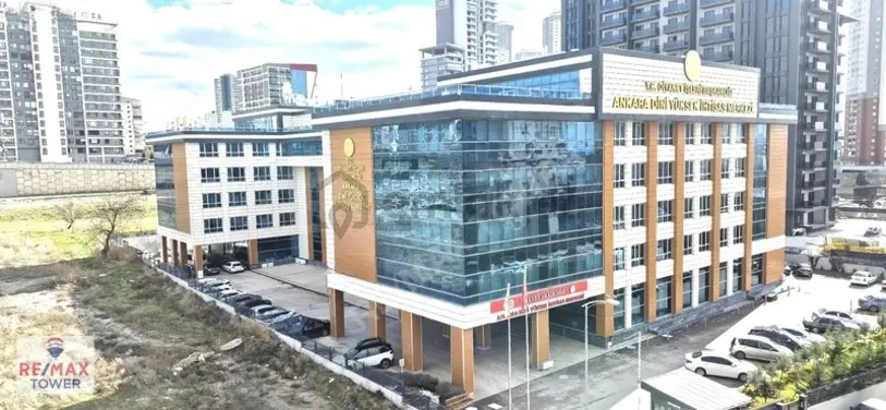 Metro Suit'te Kiralık 2+1 Office (75m²+140m² Teras) - 9