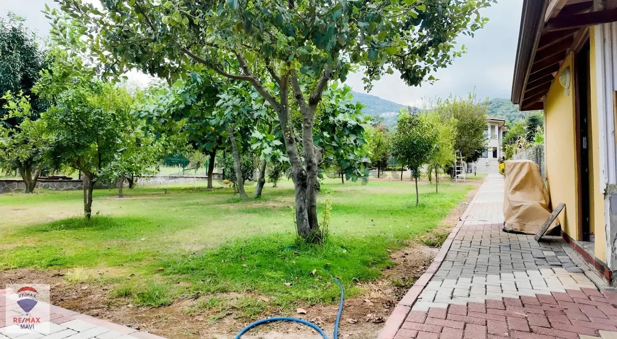 Sapanca Yanık Mahallesinde Satılık Arsa - 11