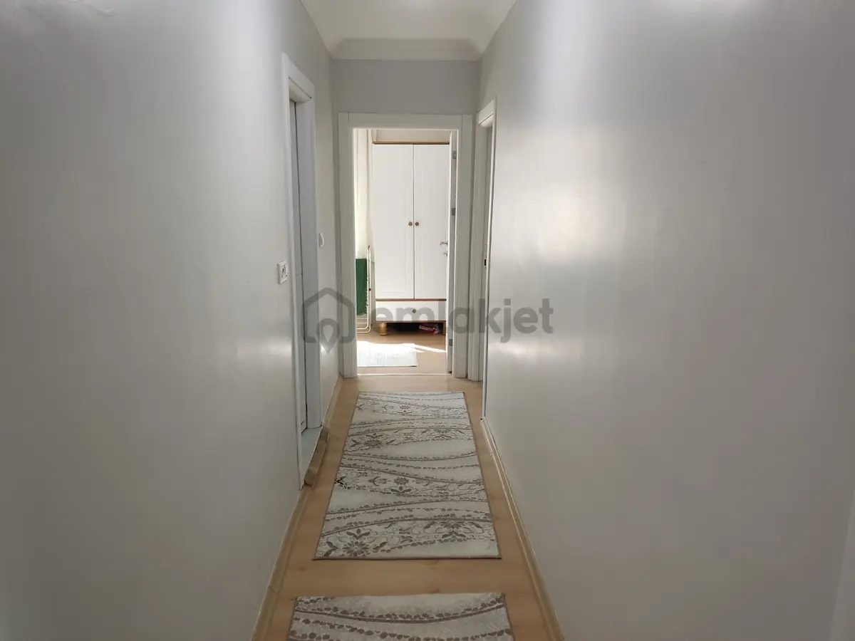 Cumhuriyet Mahallesi'nde Cadde Üzeri Daire - 25