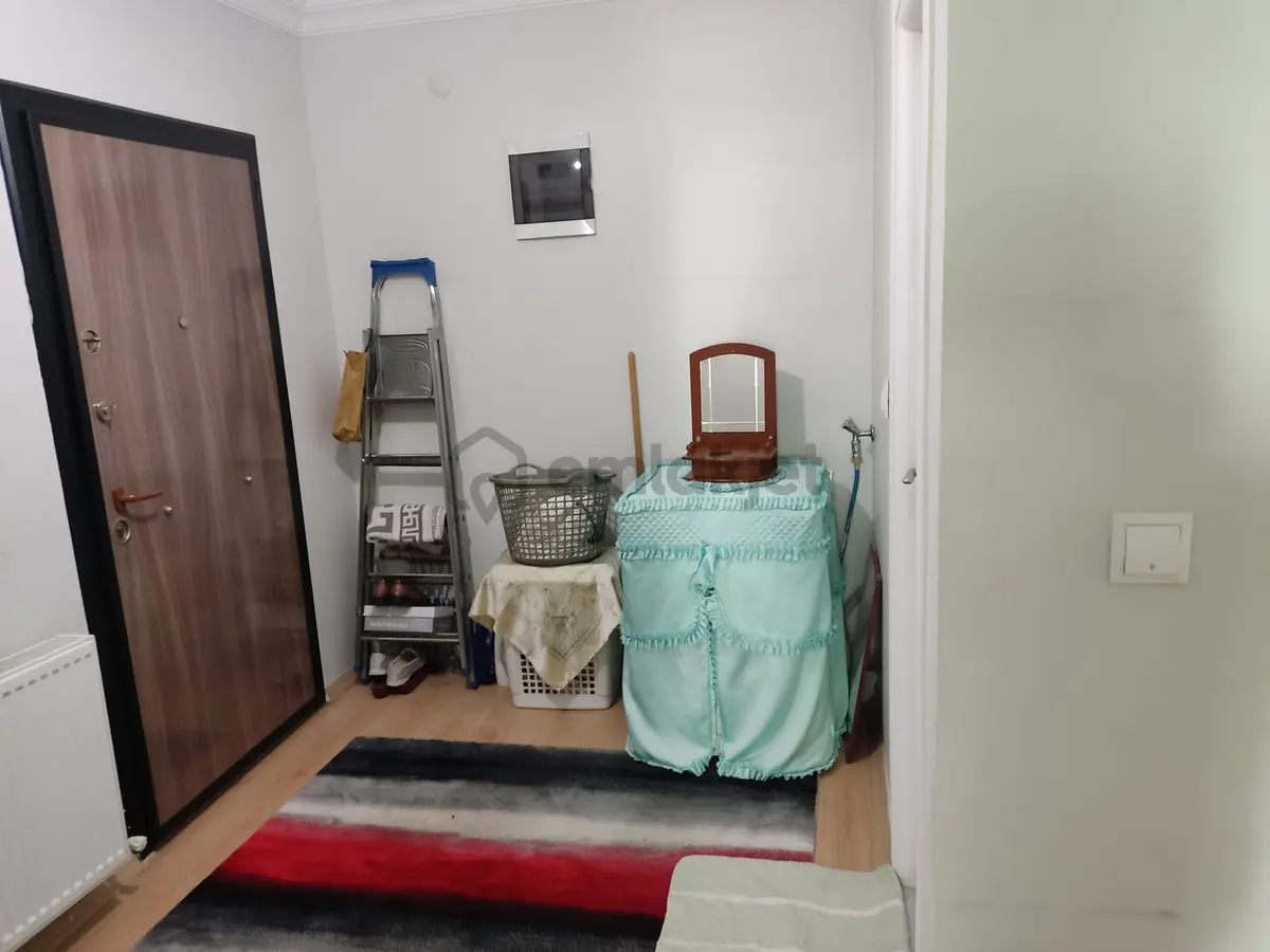 Cumhuriyet Mahallesi'nde Cadde Üzeri Daire - 12