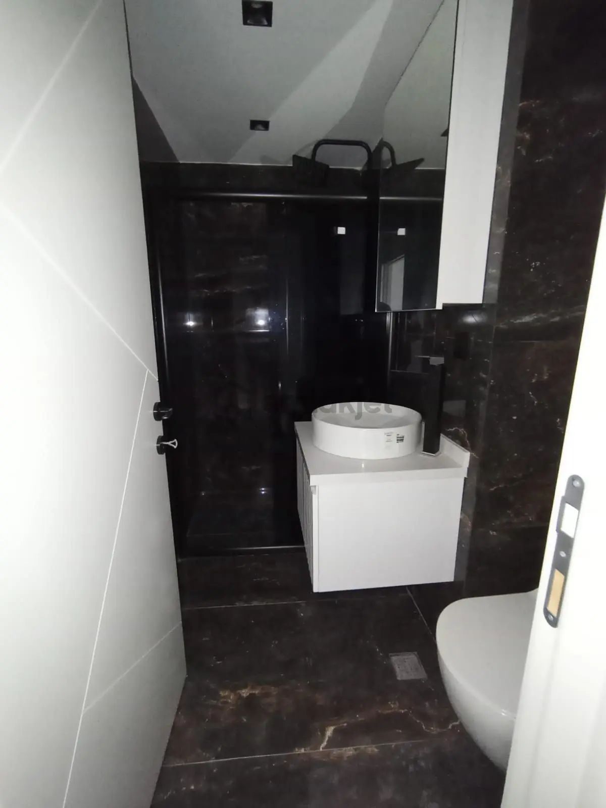 Çamlıca’da Sıfır 3+1 Lüks Daire - 27