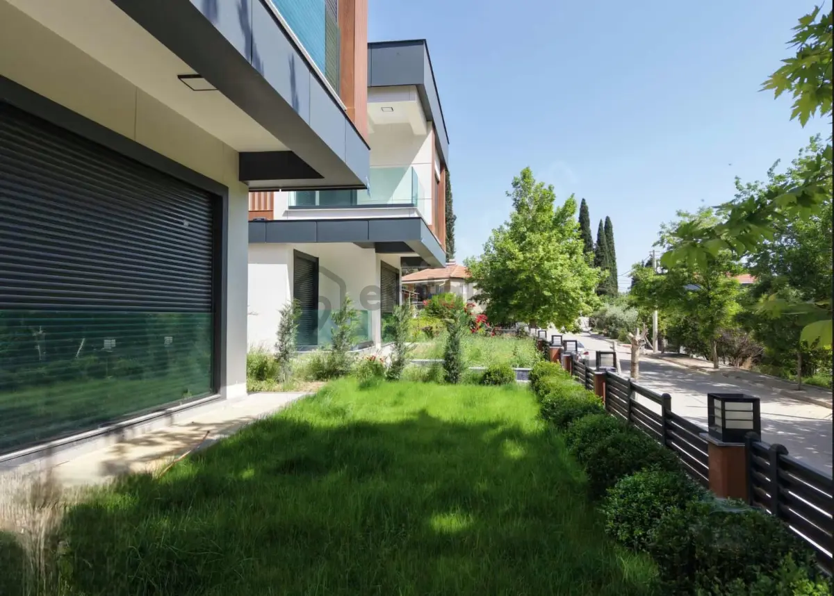 Kemalpaşa Yukarıkızılca'da Akıllı Sistem Lüks Villa - 9