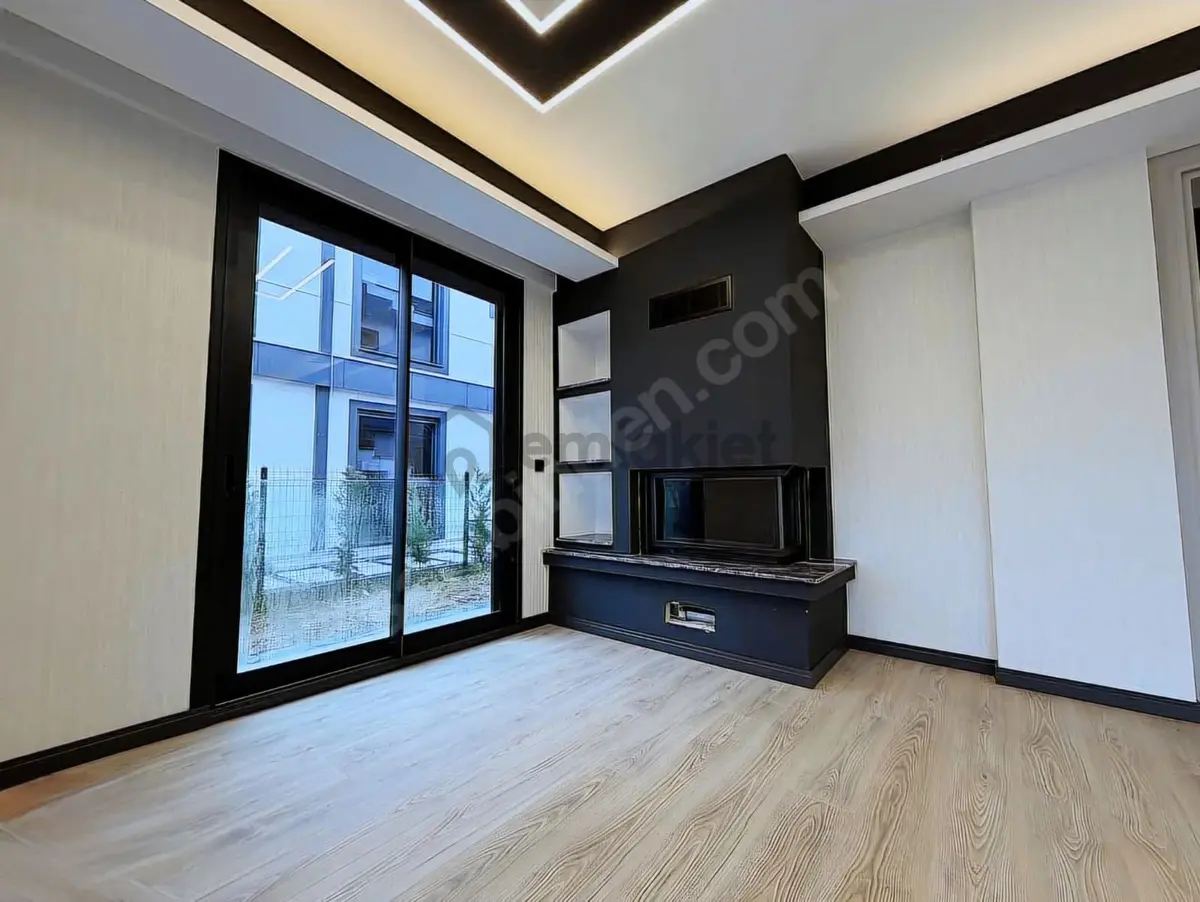 Kemalpaşa Yukarıkızılca'da Akıllı Sistem Lüks Villa - 8