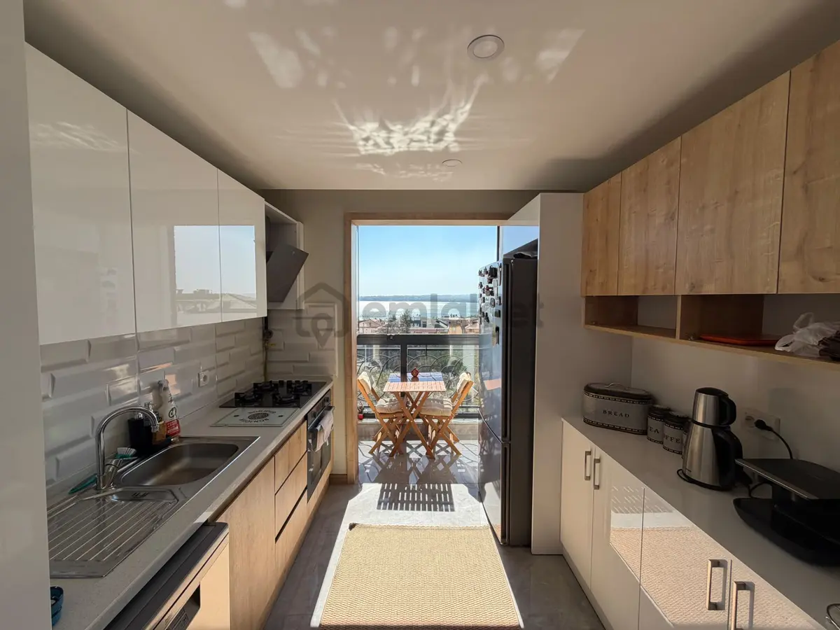 Deniz Manzaralı Site İçerisinde Bakımlı, Ekstra Tadilatlı, Temiz Daire - 9