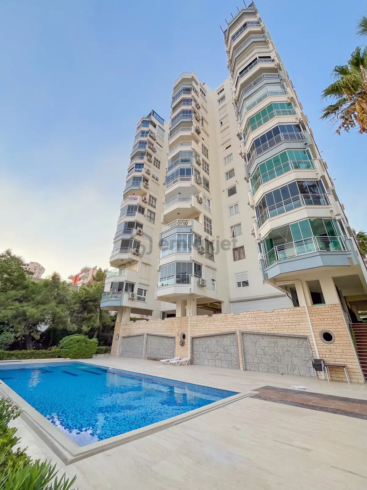 Premıum Site | Cadde Üzeri | Denize 500 Mt | Full Tadilatlı 1+1
