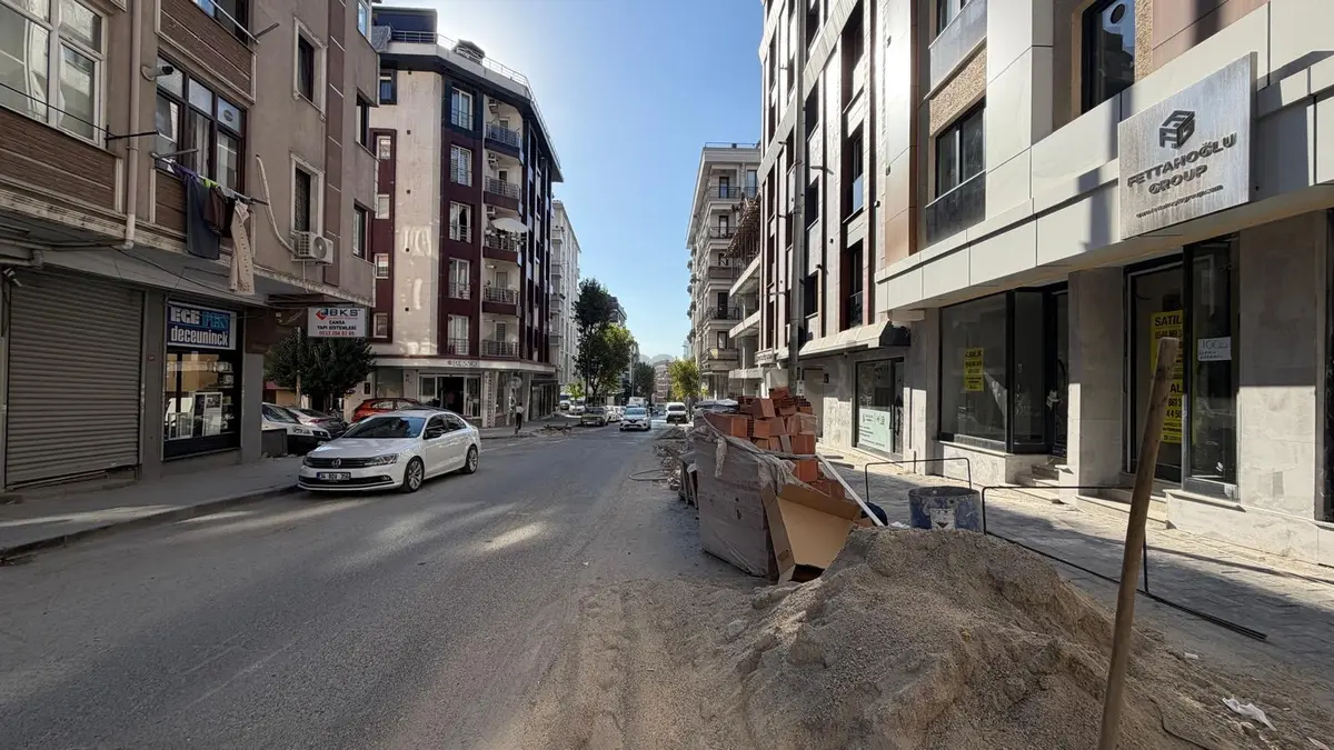 Rehber Caddesinde 110 M2 Depolu Dükkan - 8
