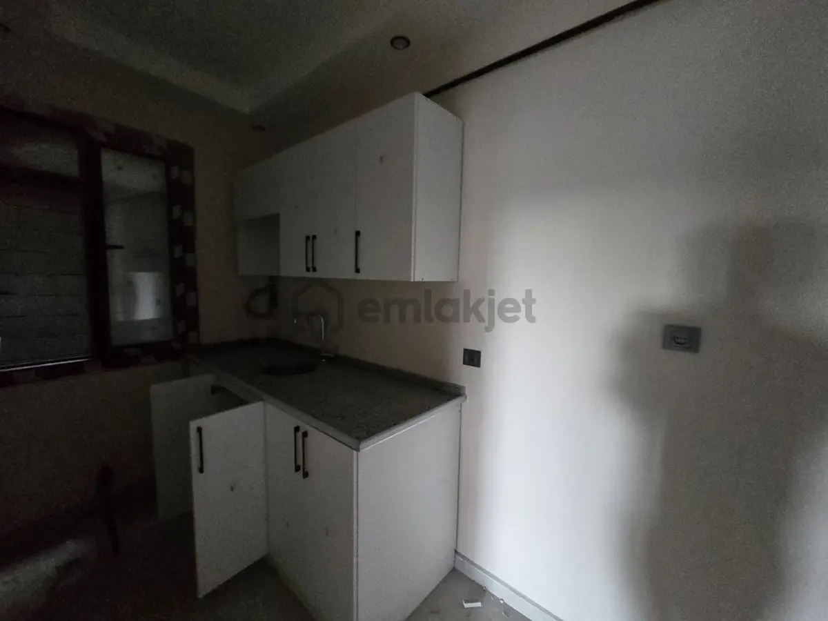 Hakev'den Zey Caddesinde Kiralık Sıfır Ofis - 12