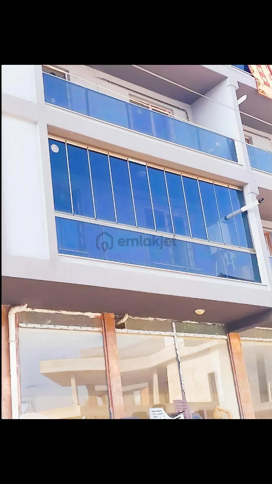 Bağlantı Yolunda Yola Cepheli Ebeveyn Banyolu 2+1 Daire