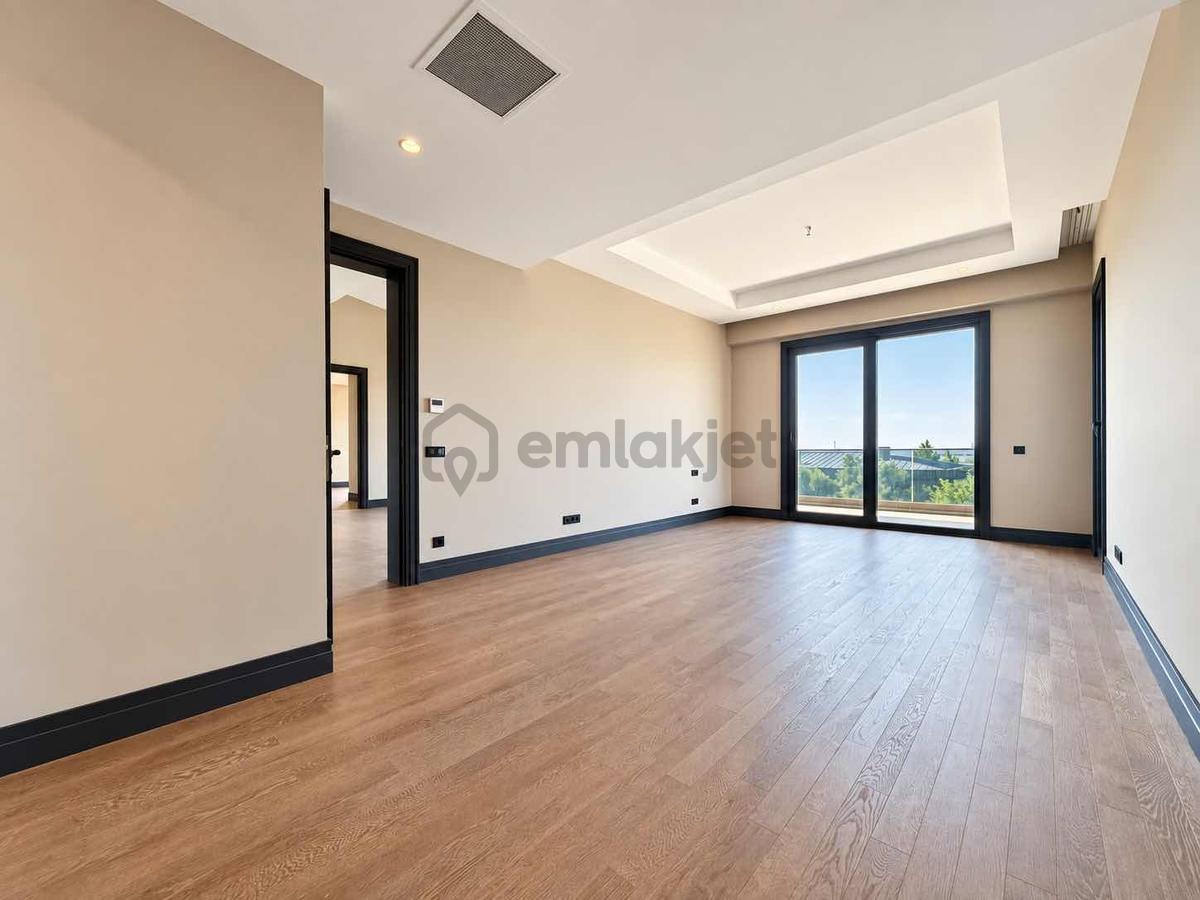Mesa Yeşilyaka Koru'da Peyzajlı Bahçesiyle Sıfır 6+1 Vılla - 27