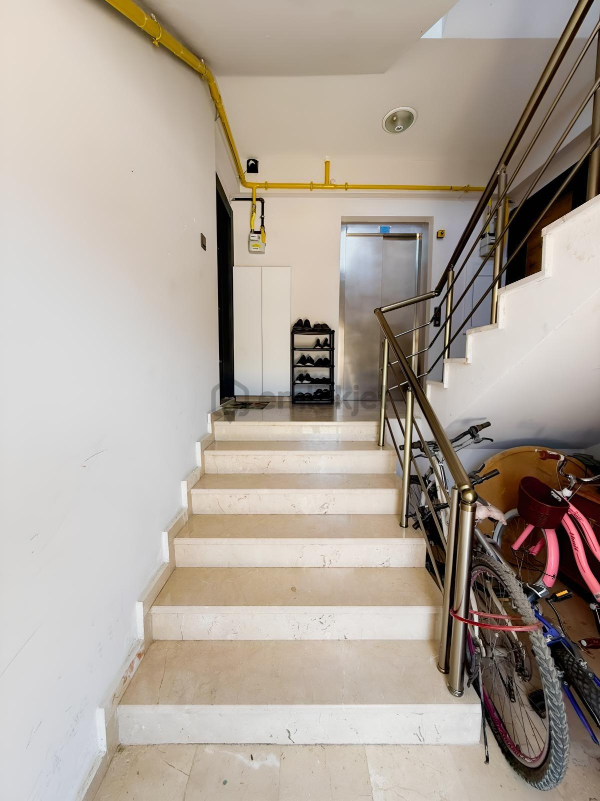 Akhisar'da Değerlenen Konumda Modern Lüks 3+1 Daire - 24