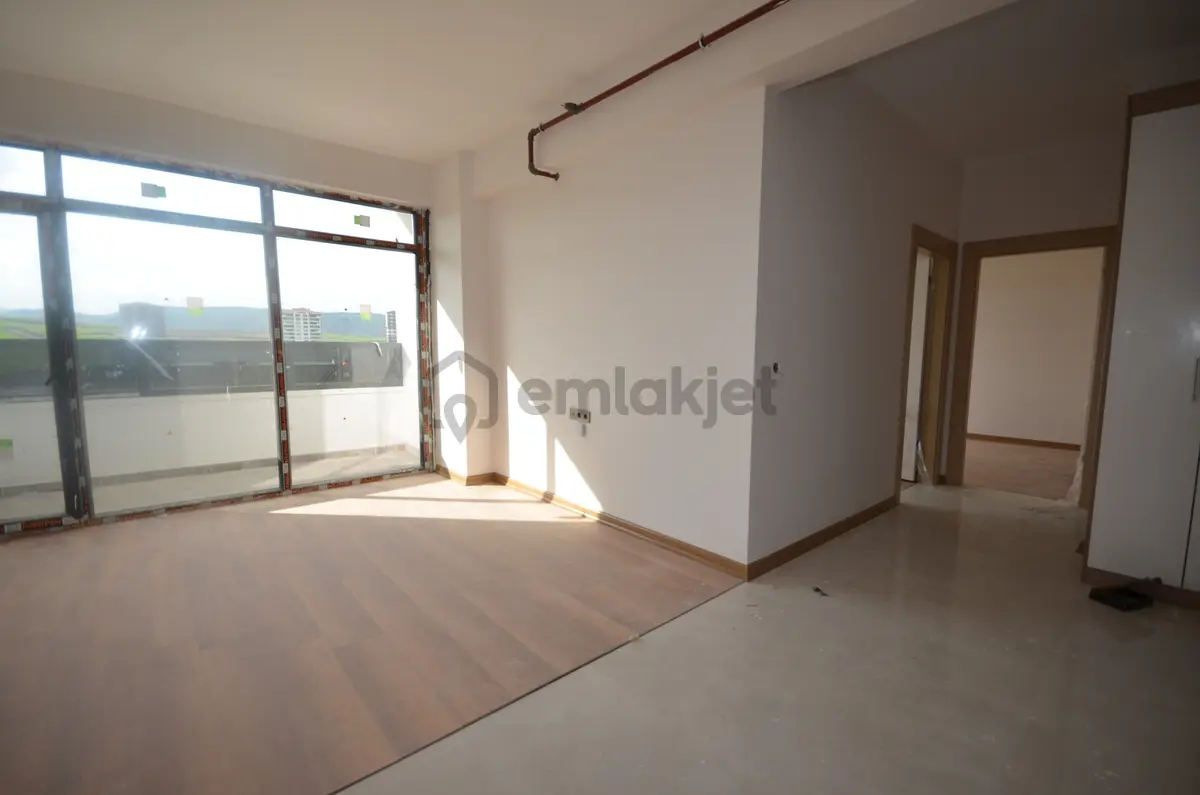 Altınşah Emlak'tan Site İçerisinde E.banyolu 2+1 - 16