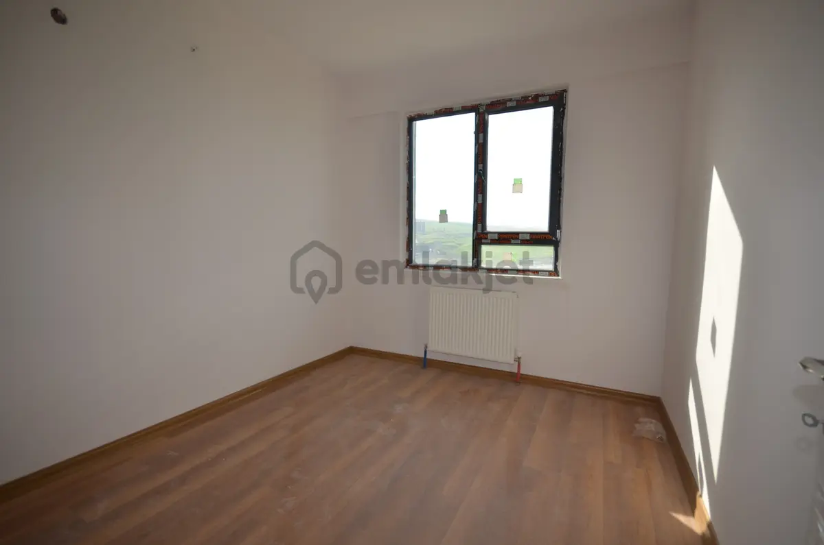 Altınşah Emlak'tan Site İçerisinde E.banyolu 2+1 - 21