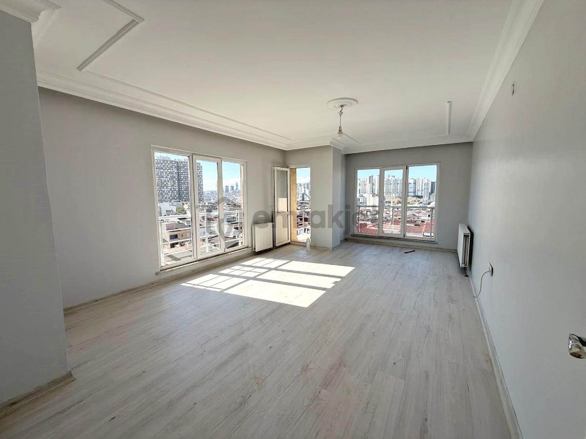 Merkezi Konumda Asansörlü, Otoparklı 4+2 Dubleks Daire