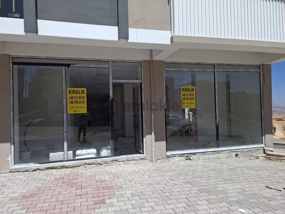 Hakev'den Erdemoğlu'nda Köşe Başı Kiralık 85 M2 Dükkan