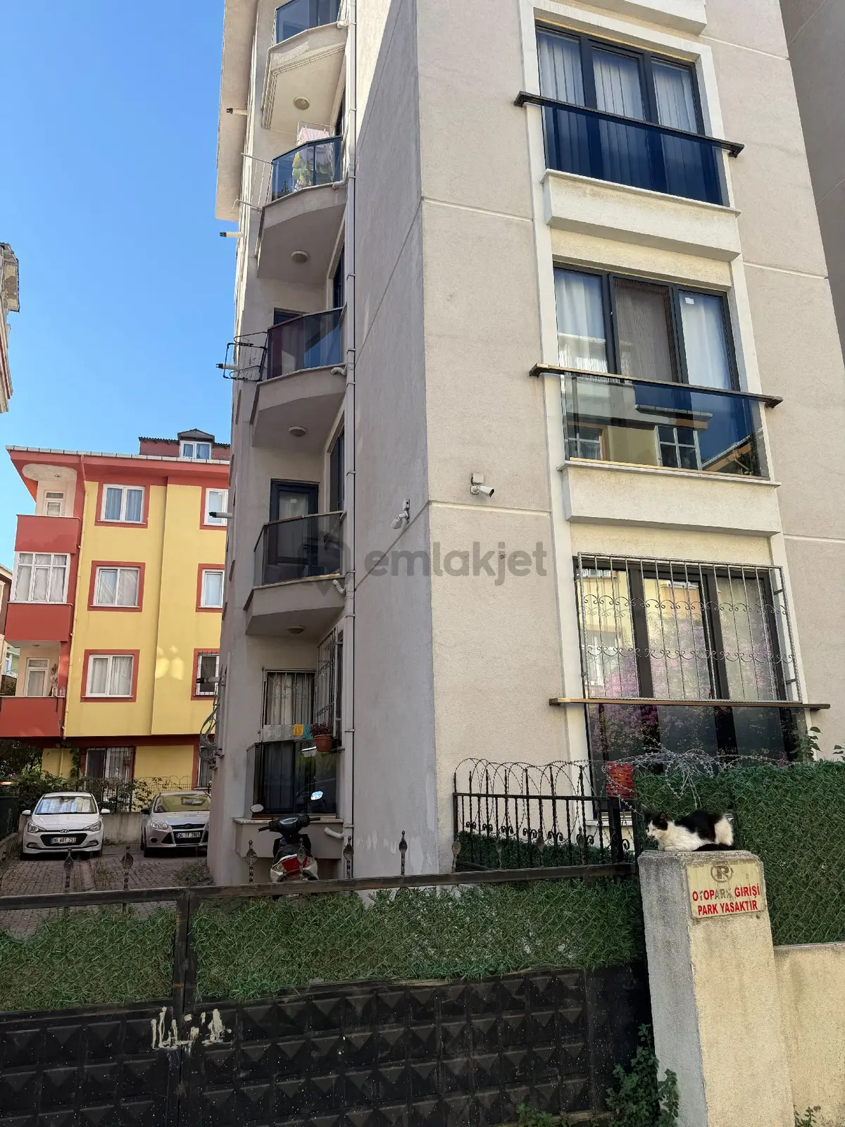 Pendik Esenler'de, Merkezi Konumda, 3. Kat 2+1 Daire - 14
