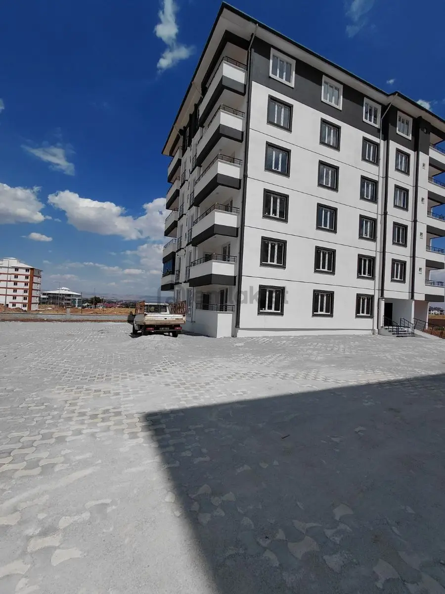 Efsusturan Mahallesinde Satılık Lüks 2+1 Daire - 13