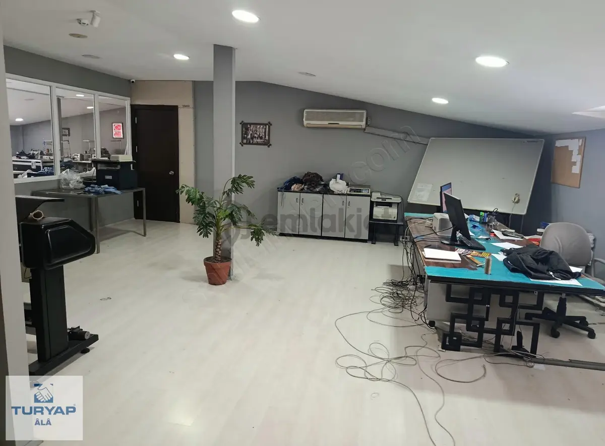 Uğurmumcu'da Kiralık 500 M2 İş Yeri - 29