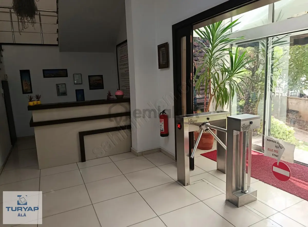 Uğurmumcu'da Kiralık 500 M2 İş Yeri - 28