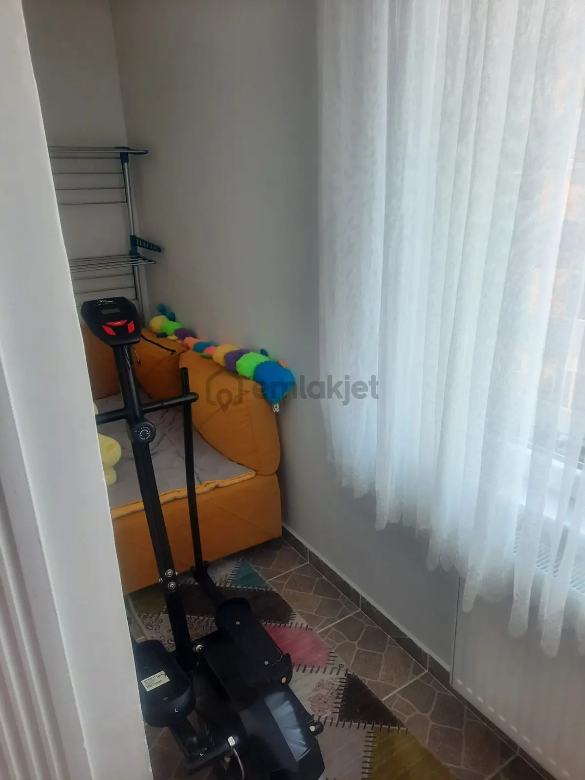 Sahibinden Bahçelievler Üst Geçit Yanı Satılık 1+1 - 8