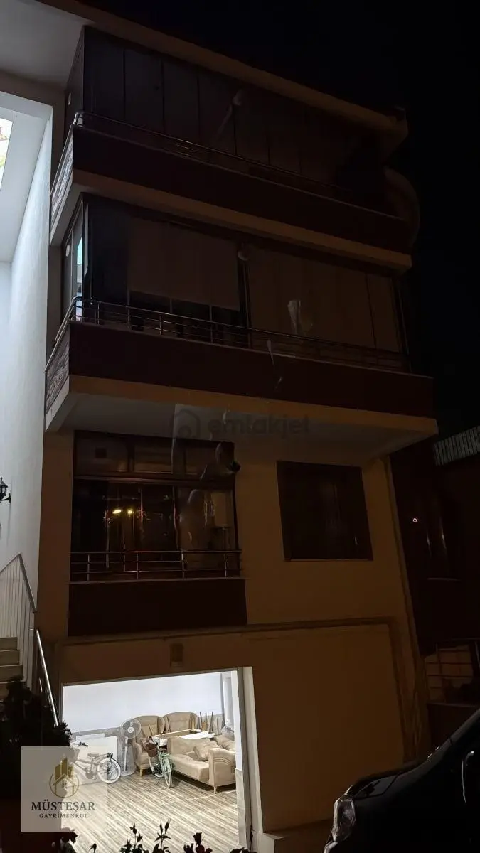 Acil Satılık 5+1 Daire Manzaralı Lüx Geniş Garajlı - 29