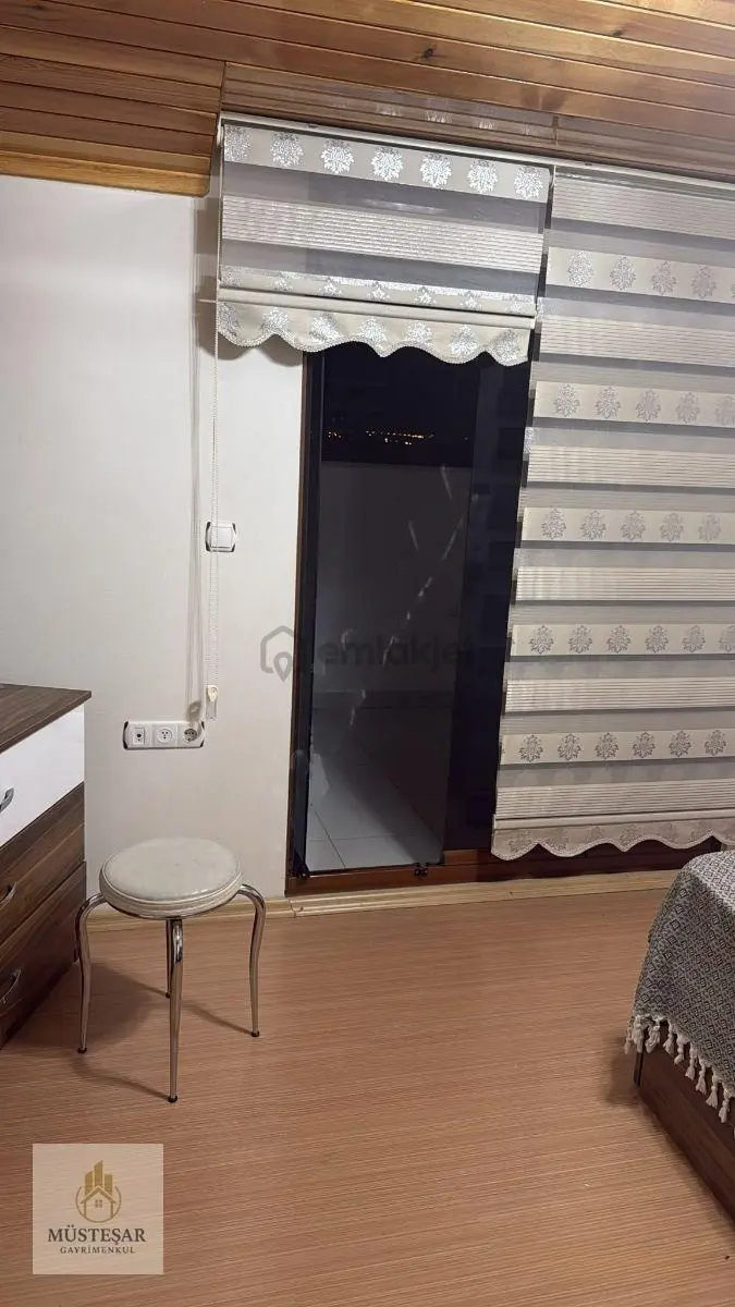 Acil Satılık 5+1 Daire Manzaralı Lüx Geniş Garajlı - 23