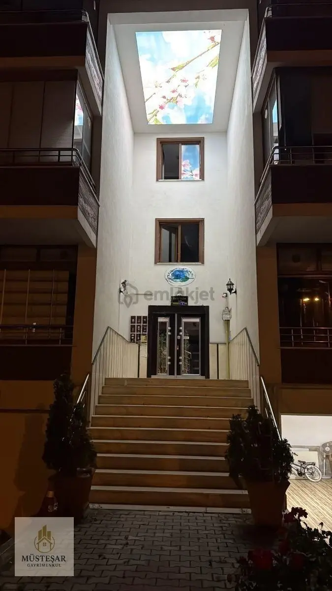 Acil Satılık 5+1 Daire Manzaralı Lüx Geniş Garajlı - 30