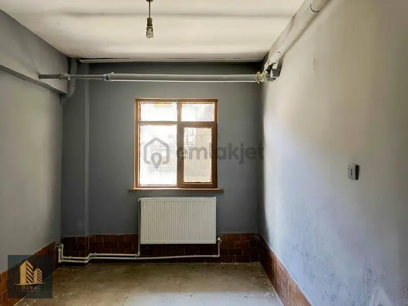 Özbal Emlak Ofis Rızvanağa Cadde Civarı Kiralık 1+1 Daire - 2