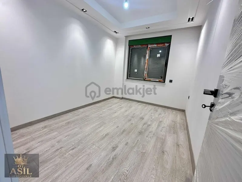 Antalya Merkezde Genış Önü Açık Köşebaşı 2+1 - 13