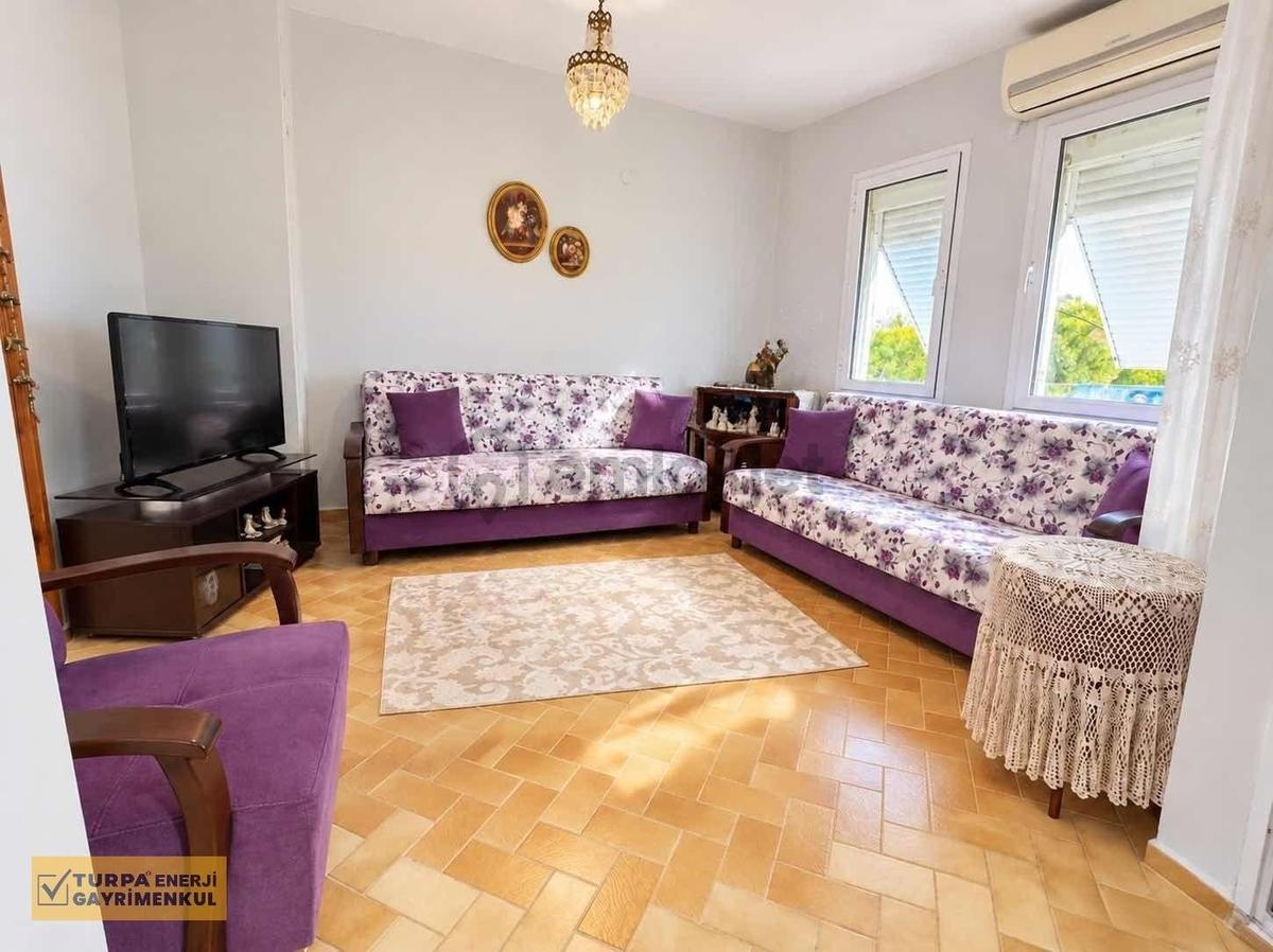 Eski Foça Merkezde 2+1 Kiralık Eşyalı Daire