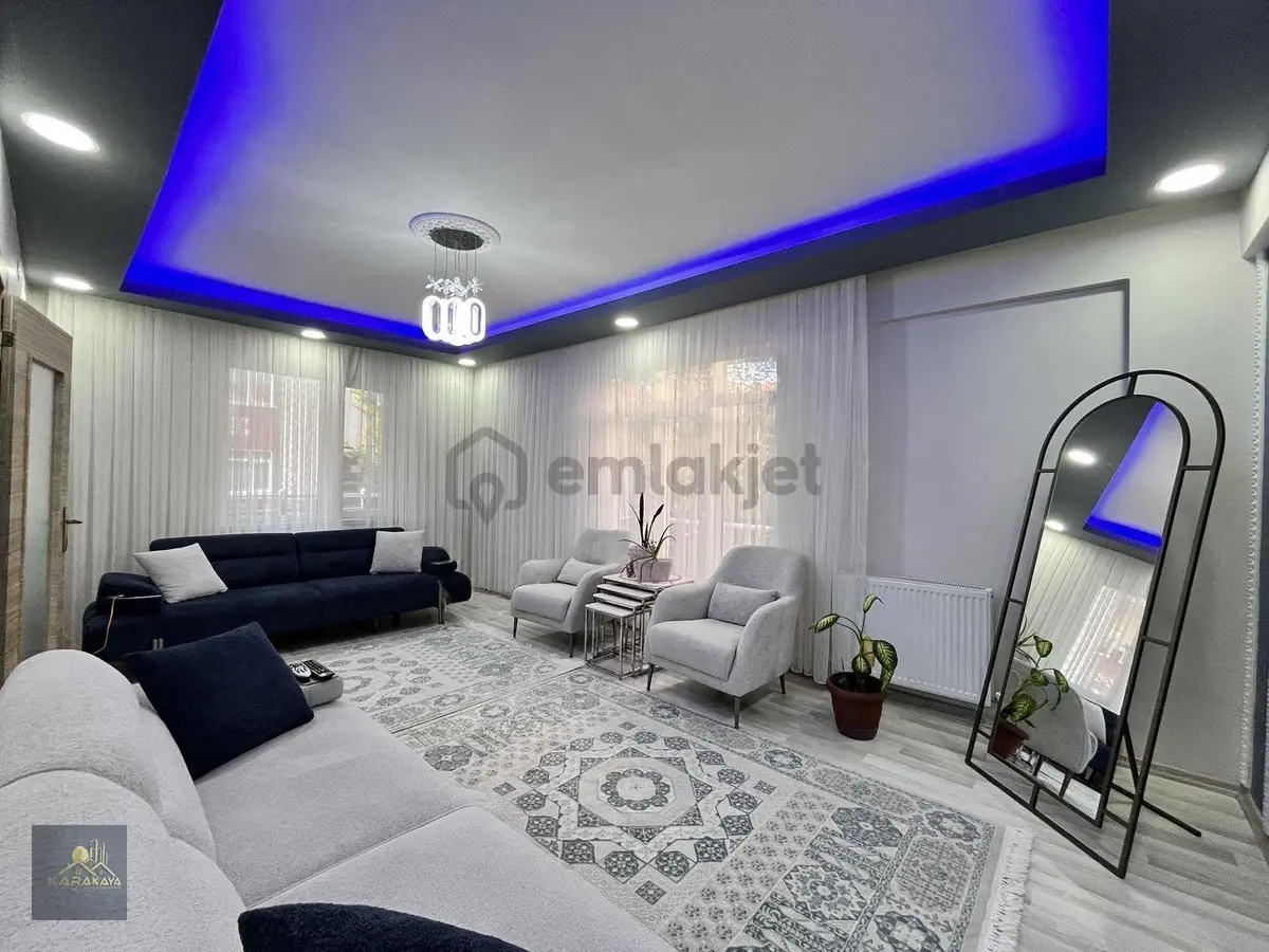 Zafer Mahallesinde Satılık Yüksek Giriş 3+1 Ara Kat Daire - 4