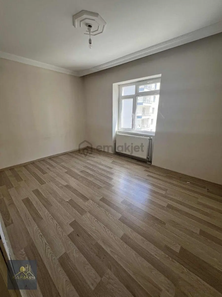 Karakaya'dan Şentepe Sol'da Ara Kat Geniş Daire - 15