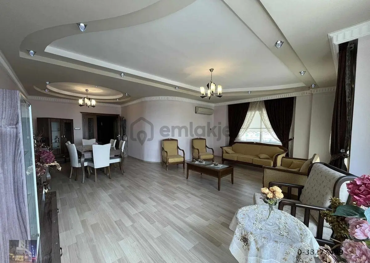 Yukarı Alata'da 240 M2 Satılık 4+1 Daire - 8