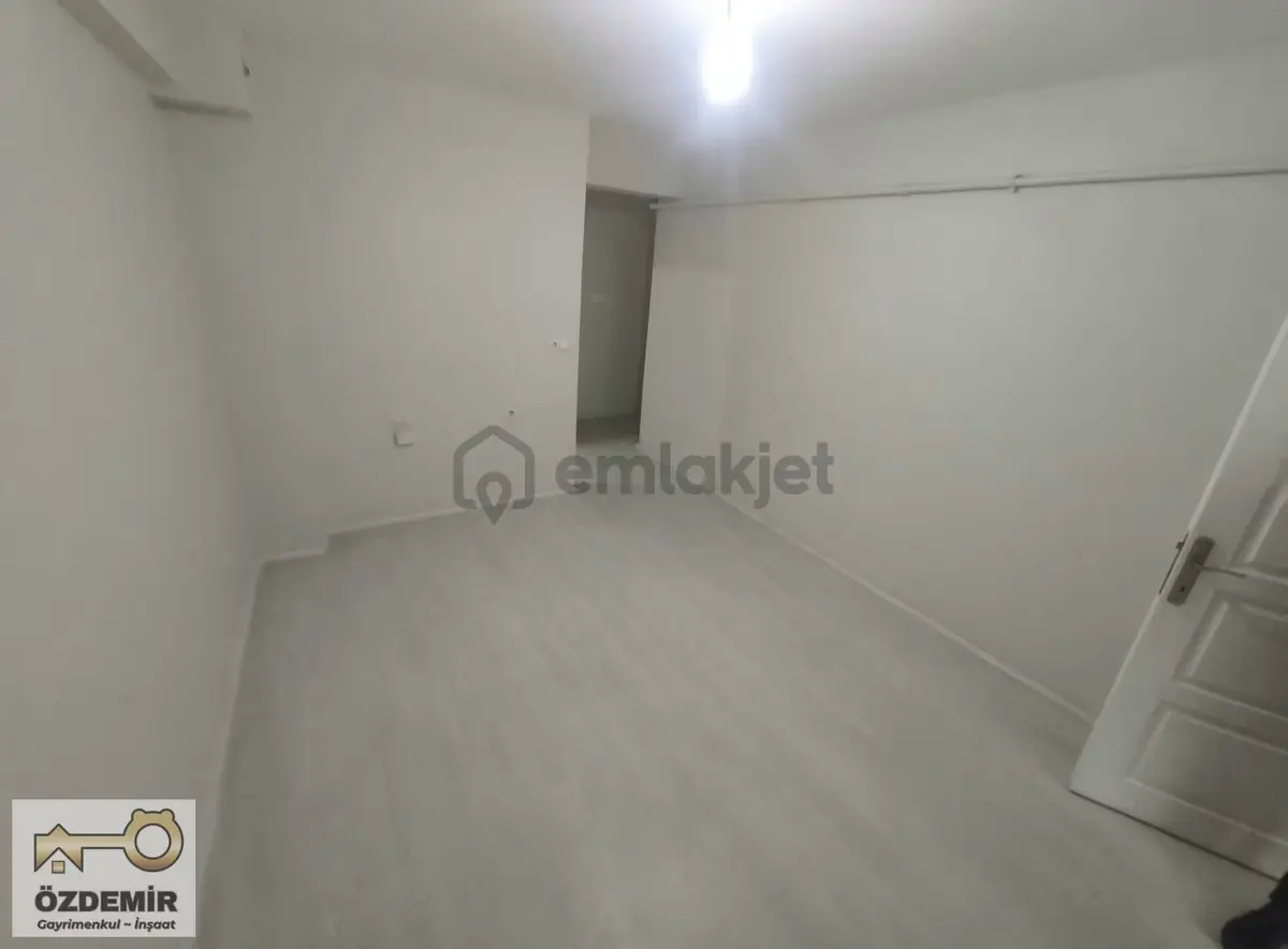 Özdemir'den Sütlüce Mah Kiralık 1+1 Daire - 10