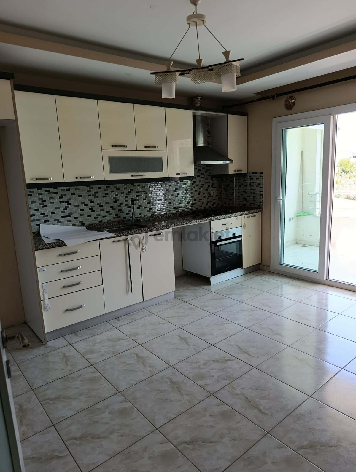 Çınar Emlak'tan İstiklal Mh Kiralık 2+1