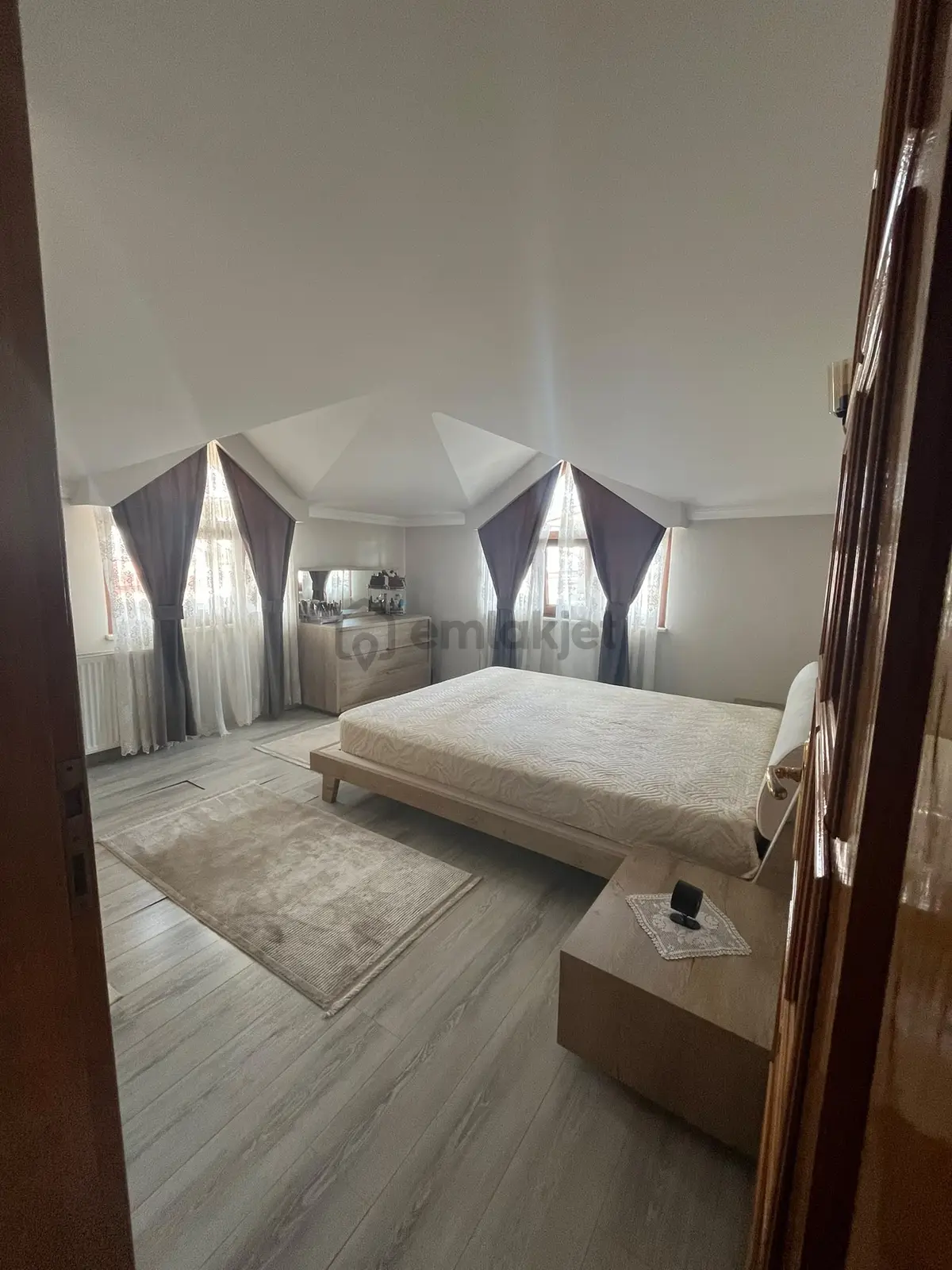 Bahçelievlerde İçi Yenilenmiş, Satılık 3+1 Daire - 8