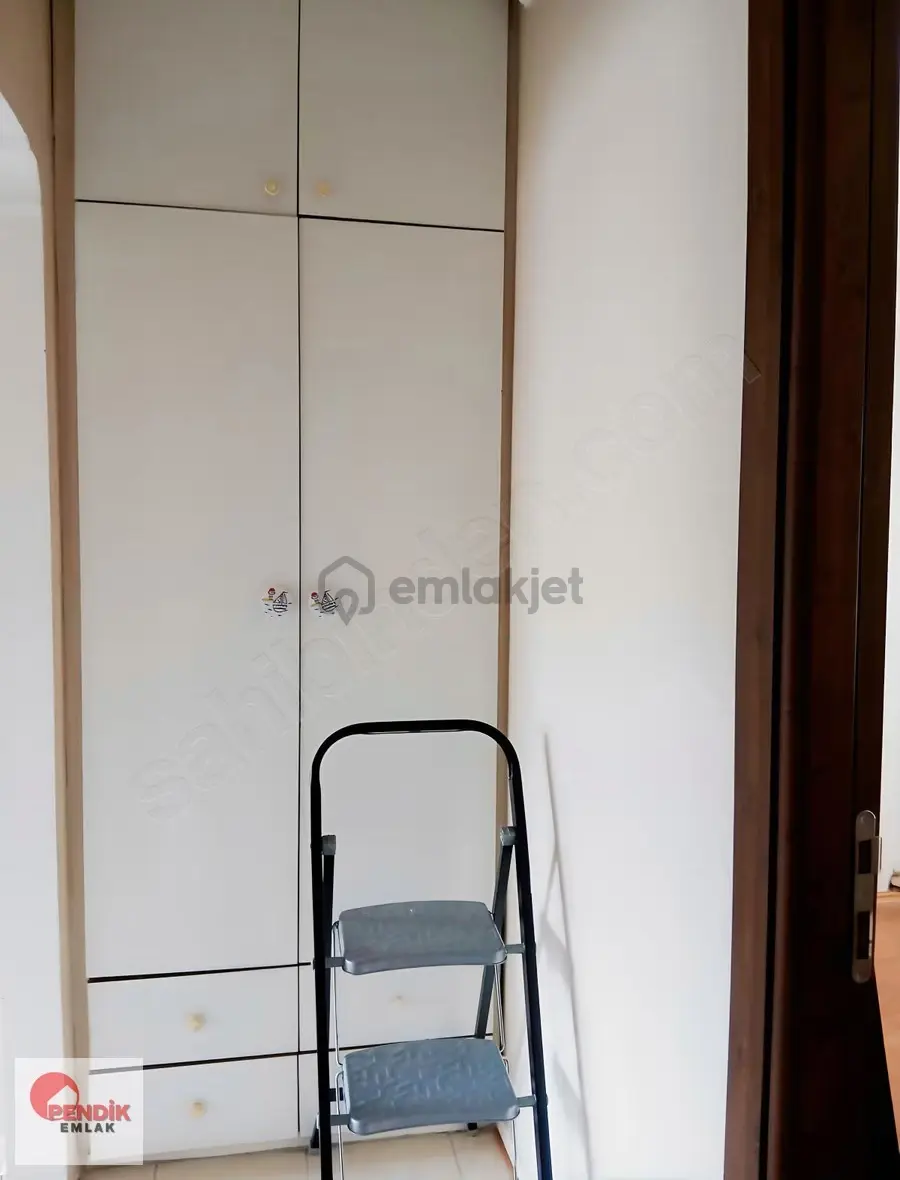 Pendik Çarşı Merkezde Satılık 3+1 Daire. - 15