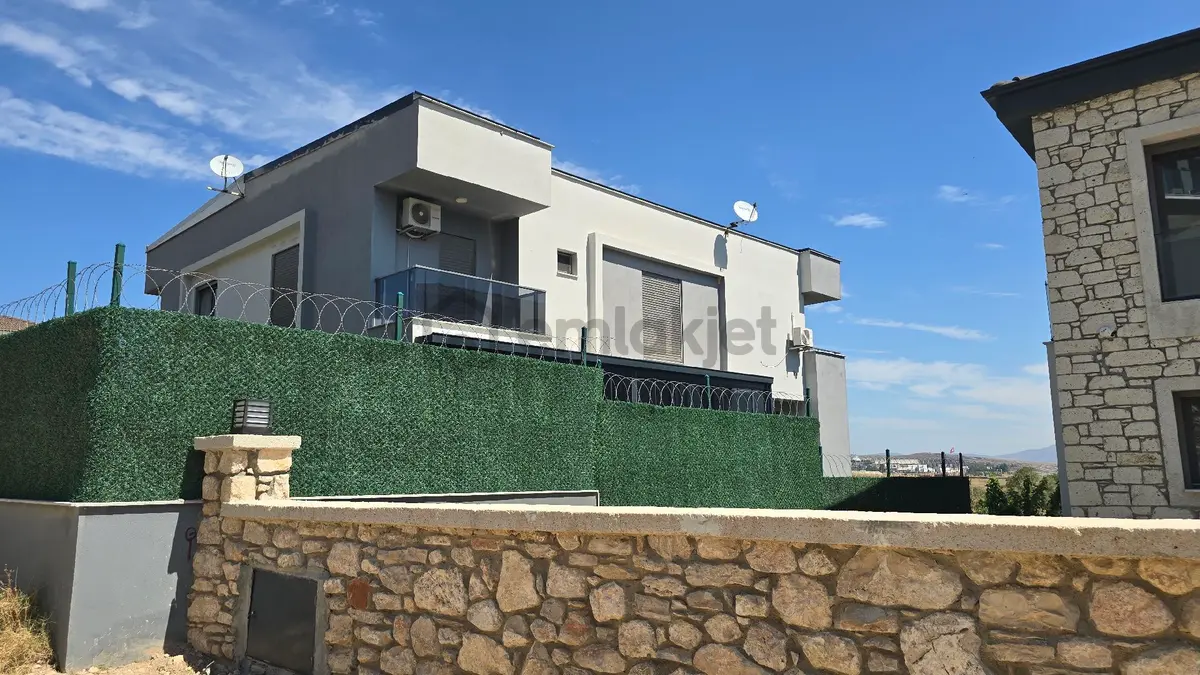 Villakent'te 3+2 Havuzlu Villa - 30
