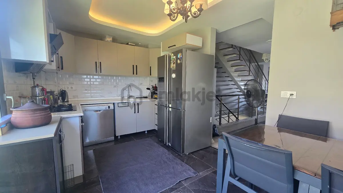 Villakent'te 3+2 Havuzlu Villa - 9